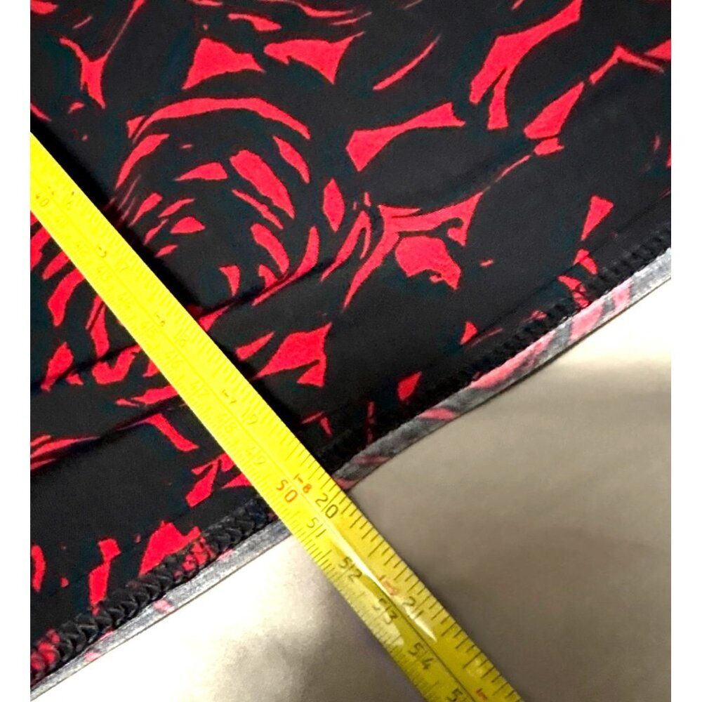 Kim Rogers Petite Red & Black Floral Tank Top 10P Stretch Polyester - Picture 6 of 6